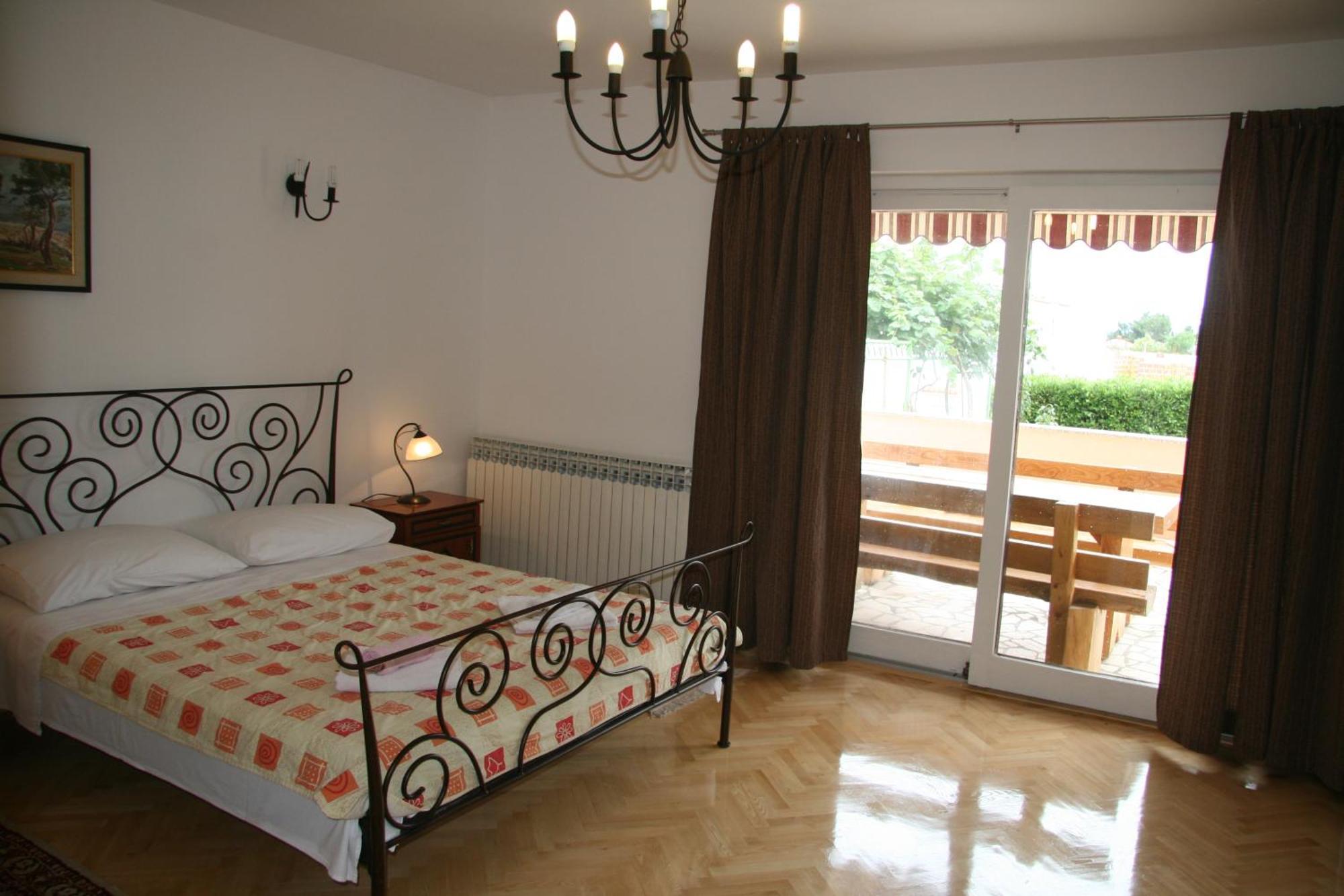 Apartments Karabaic Krk Krk Town Bilik gambar