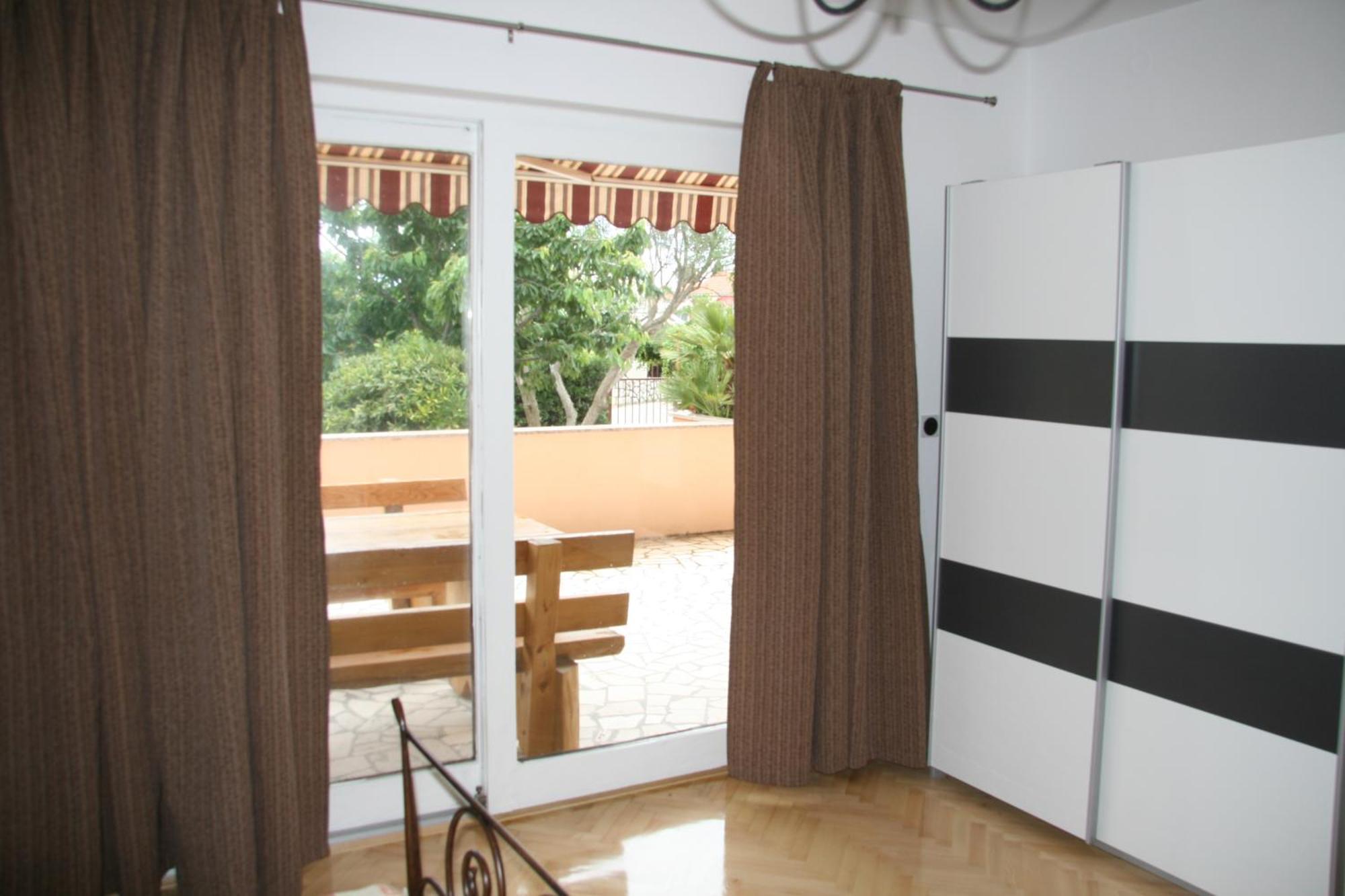 Apartments Karabaic Krk Krk Town Bilik gambar