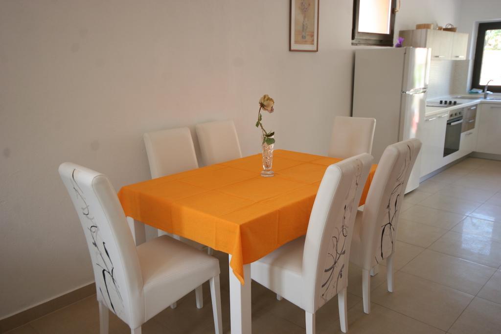 Apartments Karabaic Krk Krk Town Bilik gambar